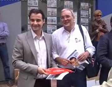 Imagen de El Pp De Torrevieja Expone A Los Ciudadanos Su Programa Electoral A Pié De Calle