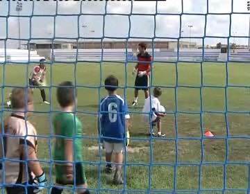 Imagen de Máster Class De Antonio Adán, Portero Del Real Madrid, En El Campo De Fútbol Vicente García