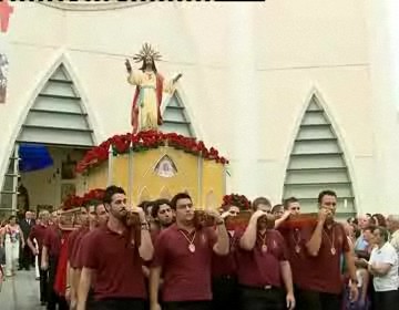 Imagen de La Procesión Cierra Las Fiestas En Honor Al Sagrado Corazón De Jesús