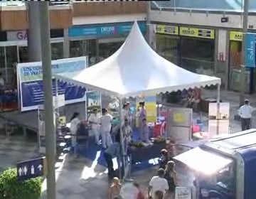 Imagen de El Centro Comercia Habaneras Acoge Un Stand Saludable Bajo El Lema Un Verano A Tu Salud