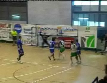 Imagen de El CB Torrevieja venció al Quabit Guadalajara en su campo con un 27 - 23