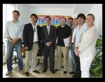 Imagen de La asociación de hostelería de Torrevieja se reune con el diputado de turismo 
