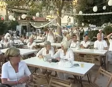 Imagen de Torrevieja celebra una Fiesta Blanca solidaria