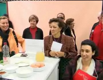 Imagen de LA DANZA CLASICA DE PRIMER NIVEL COMO ACTIVIDAD DE ANIMACION COMERCIAL EN TORREVIEJA