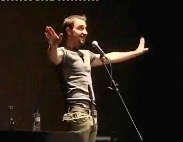 Imagen de Dani Rovira actuó en dos sesiones en el Teatro de Torrevieja a beneficio de Adiem