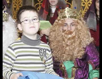 Imagen de Cáritas Juvenil entrega regalos de parte de los Reyes Magos a 111 niños sin recursos
