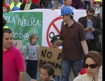 Imagen de Alrededor de 500 personas exigen en la calle la inmediata construcción del Colegio Acequión