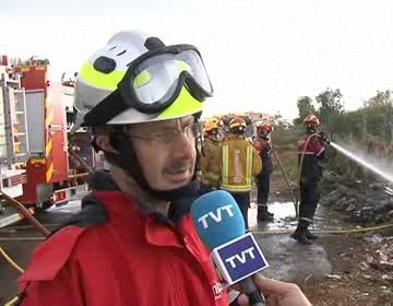 Imagen de Numerosos efectivos de bomberos apagaron un aparatoso incendio en el Parque Natural