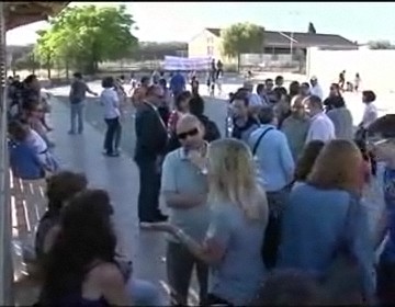 Imagen de Alrededor de 200 personas exigen el inicio de las obras del nuevo colegio Acequión