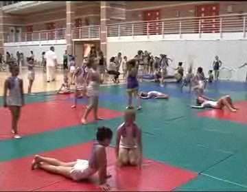 Imagen de Las categorias inferiores de la E.M. de Gimnasia Rítmica clausuraron el curso