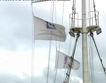 Imagen de Torrevieja recibe en Madrid cuatro banderas Q de Calidad Turística y seis banderas azules