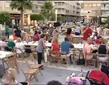 Imagen de La Cena del Sobaquillo reunió a cientos de personas en el barrio de La Punta