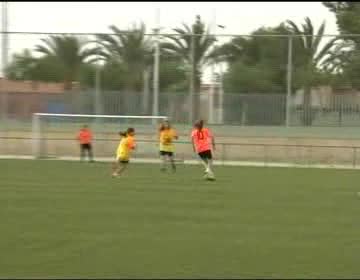 Imagen de Cerca de 60 chicas toman parte en el I Campus de Fútbol Femenino dirigido por Sonia Bermúdez