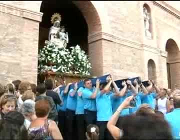 Imagen de La Virgen del Carmen recorrió las calles y navegó en la bahía de Torrevieja.