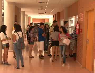 Imagen de Casi 4.000 alumnos de ESO y Bachiller comenzaron el curso académico de Secundaria en Torrevieja