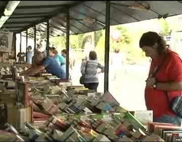 Imagen de Luis Maria Pizana inauguró, en el Paseo Vista Alegre, la XI Feria del Libro Antiguo y de Ocasión