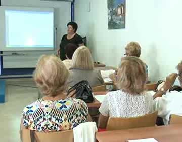 Imagen de Iniciado el curso 2012/2013 de las Aulas de la Experiencia en Torrevieja