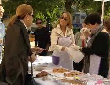 Imagen de Las Damas el Pilar vendieron alimentos en su tradicional mercadillo a beneficii de Cáritas