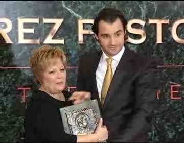 Imagen de Fuensanta Hernández recibió el 42 Premio Diego Ramirez y se lo dedicó a su esposo Juan Fco. Góme