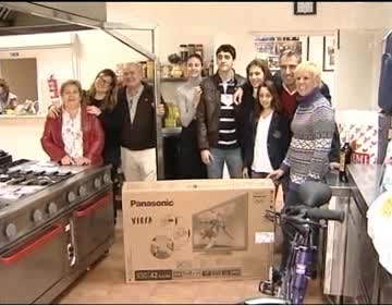 Imagen de Éxito de participación en la rifa de regalos en directo organizada por Alimentos Solidarios y TVT