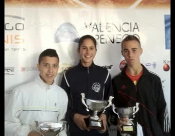 Imagen de Éxito de los tenistas torrevejenses en el Circuito Alicantino de Tenis