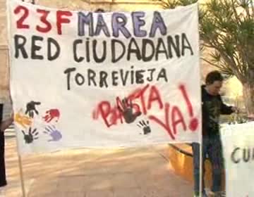 Imagen de Red Ciudadana Torrevieja se manifestó por las calles mediante un carnaval alternativo