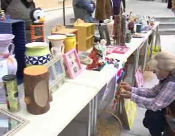 Imagen de La Concejalía de la Tercera Edad realizó un mercadillo en La Mata a beneficio de Cáritas