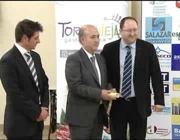 Imagen de  José García Lorente recibe el Tenedor de Oro en la 38ª Cena de Hermandad de la Hostelería local