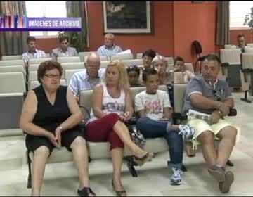 Imagen de Ayuntamiento de Torrevieja renueva su compromiso con el piso de acogida de niños saharauis