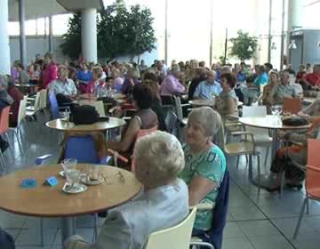 Imagen de Más de 500 alumnos de los talleres de la Tercera Edad recibieron sus diplomas fin de curso