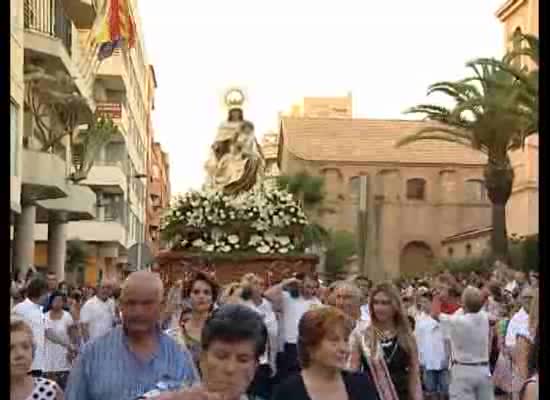 Imagen de La Virgen del Carmen surcó las aguas de la bahía a bordo del pesquero Rosa María Juarez