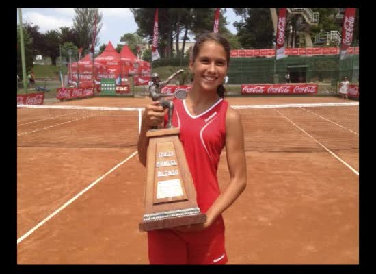 Imagen de La tenista torrevejense Eva Guerrero, campeona de España Infantil