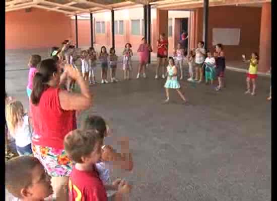 Imagen de La Escuela de Verano de Torrevieja realiza actividades temáticas sobre nuestra ciudad