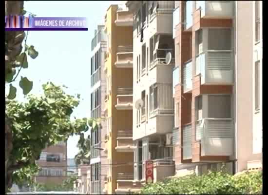 Imagen de Torrevieja recibe una vivienda protegida que ha sido adjudicada a una familia desahuciada