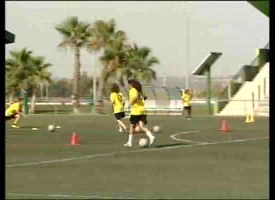 Imagen de 70 jugadoras de todo el país participan en el II Campus de Futbol femenino 