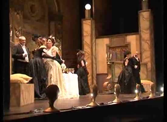 Imagen de La Traviata emocionó a un público entregado y atento que abarrotó el Teatro Municipal