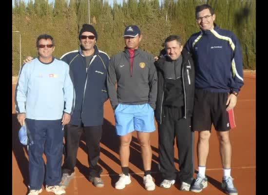 Imagen de El Club de Tenis Torrevieja se proclama campeón de la liga Vega Baja + 30 años