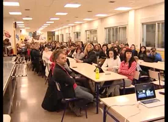 Imagen de Óscar González impartió el tema Ser padres en el S XXI en la Escuela de Padres del Ciudad del Mar