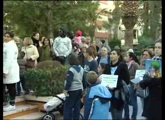 Imagen de El CEIP Ciudad de Oviedo reivindica en la calle que la GVA no cierre su centro