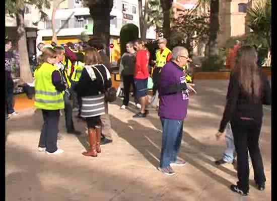 Imagen de Varios colectivos sociales torrevejenses realizaron la Marcha de la Dignidad hasta San Miguel