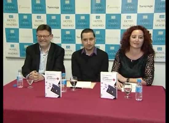 Imagen de Sergi Castillo Prats presentó su libro Tierra de saqueo en el salón de actos del Hotel Madrid