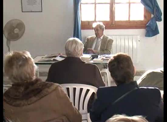 Imagen de Carlos Beltrán impartió la charla coloquio Que tu alimento sea tu medicina en al A.V. de La Mata