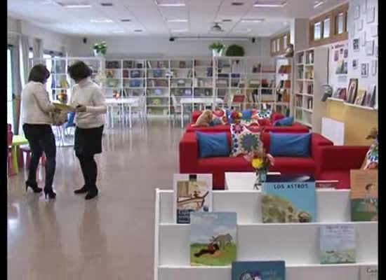 Imagen de El CP Ciudad de Mar de Torrevieja inaugura su nueva biblioteca