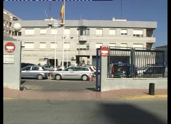 Imagen de La Guardia Civil detiene a tres personas que presuntamente estafaban y explotaban a inmigrantes