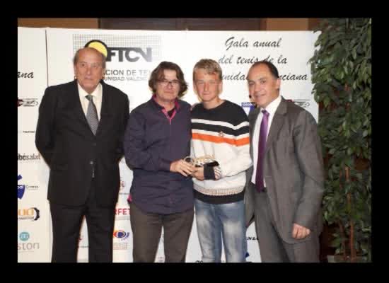 Imagen de El Club Tenis Torrevieja galardonado en la Gala de tenis de la Comunidad Valenciana