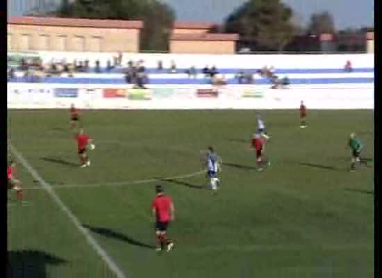 Imagen de El F.C. Torrevieja se impuso ante el Pinoso por (2-1), aunque pudo haber muchos más goles