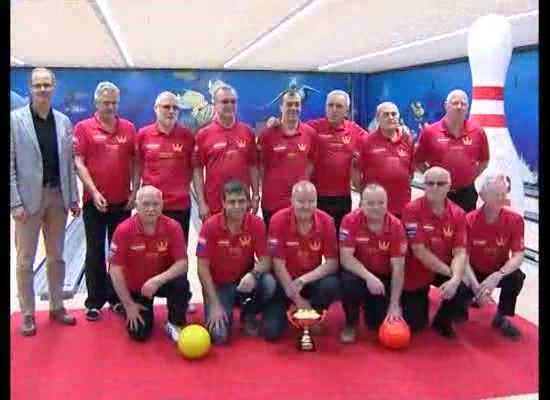 Imagen de El equipo de Eurobowling que ha ascendido a División de Honor Nacional fue homenajeado en Ozone