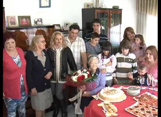 Imagen de Una vecina de Torrevieja , Valentina Moreno, celebra su centenario