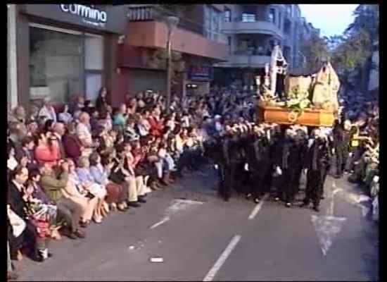Imagen de Miles de personas presencian el Viernes Santo que recupera el paso por la plaza de Oriente