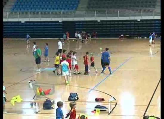 Imagen de Un centenar de niños participan en el II Campus de Fútbol Sala de Torrevieja